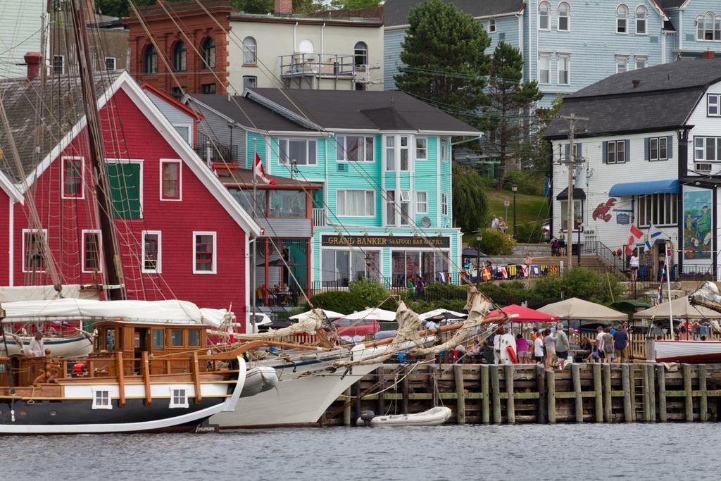 Brigantine Inn Lunenburg Extérieur photo