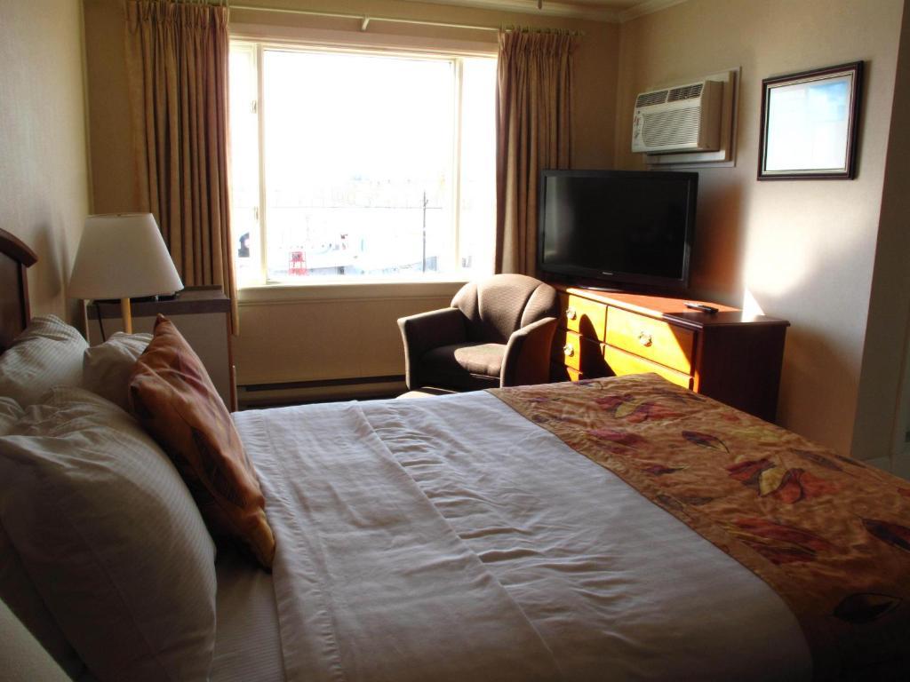 Brigantine Inn Lunenburg Extérieur photo