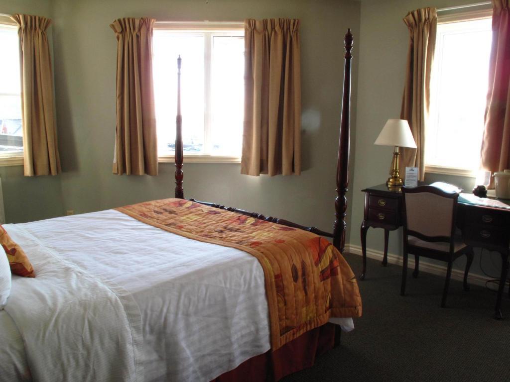 Brigantine Inn Lunenburg Extérieur photo