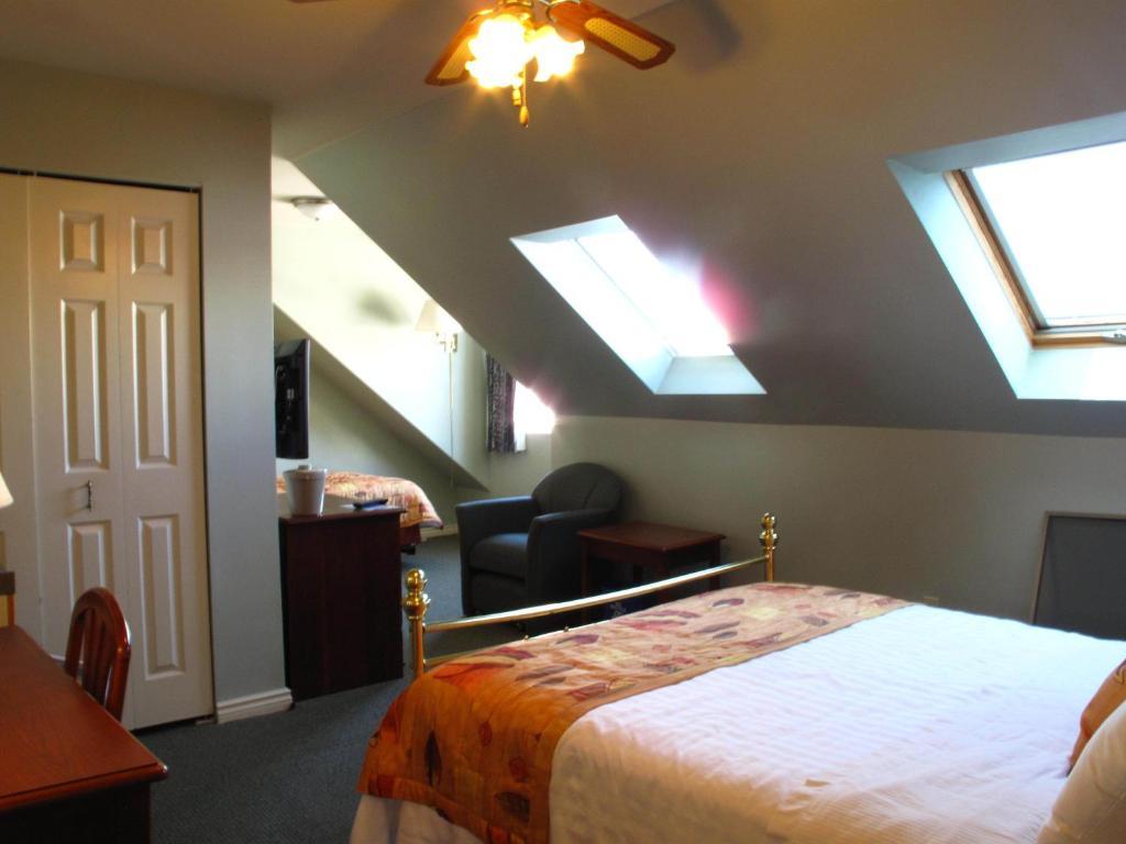 Brigantine Inn Lunenburg Extérieur photo