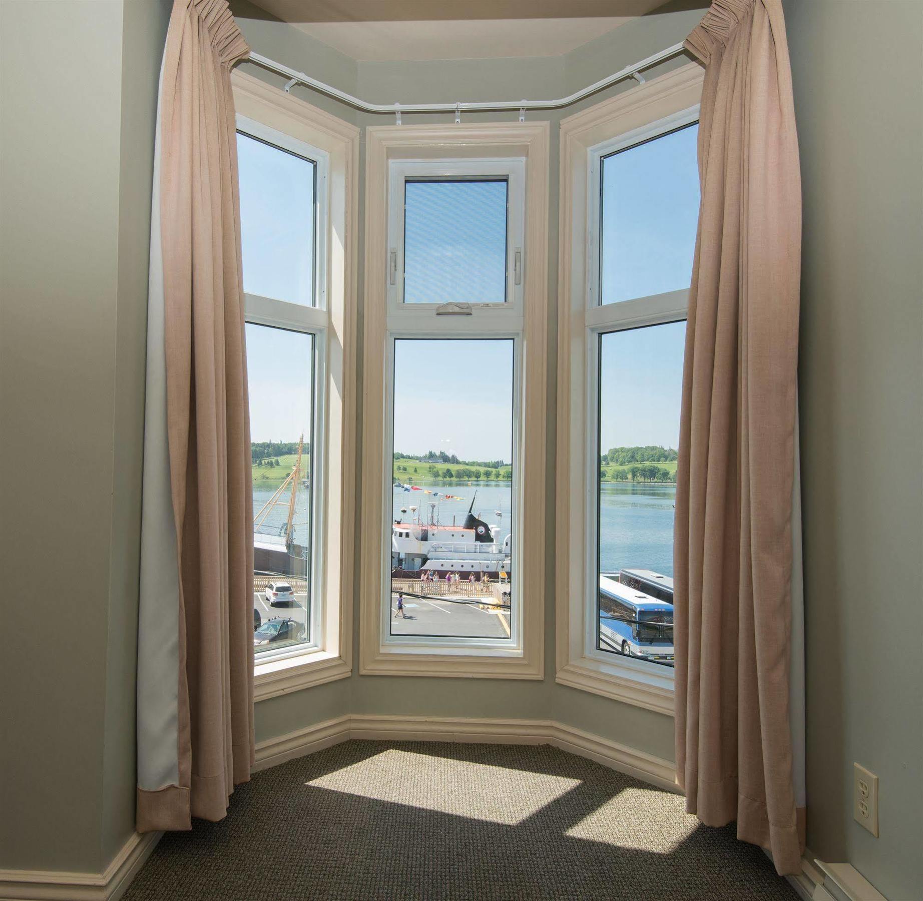 Brigantine Inn Lunenburg Extérieur photo
